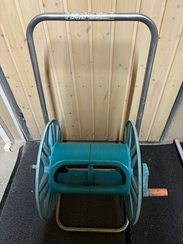 Schlauchwagen freistehend mit