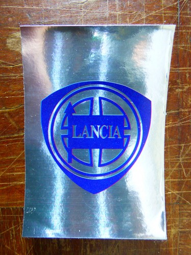 Lancia blaues emblem auf - blaues,