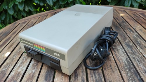 Commodore 1541 single drive - single,