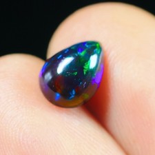 1,60 Ct Schwarzopal Edelstein