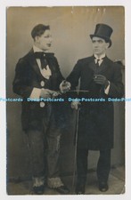 C024025 Zwei Herren in Anzügen. Zirkusangestellte. 1917