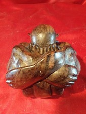 Alte Skulptur Gekrümmter