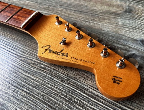 Original 2018 fender classic - >,