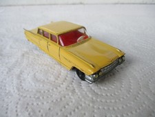 SIKU 1:60 V-Serie V209 General Motors Cadillac Fleetwood Series 75 Limo blaßgelb