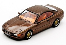 BMW 850 CSi - Pop up Head lights  - brown - Shadow by GCD 1:64