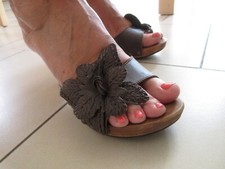 Pantoletten 38 Leder Schmetterling braun bequem Bata Designer Lukus sexy Damen