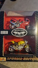 Maisto 1:18 Motorcycles Ducati Supersport 900 & Monster 900
