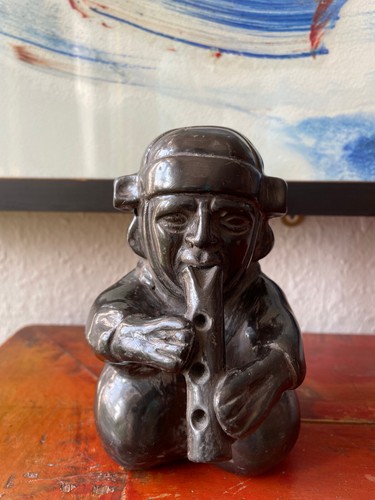 Flötenspieler gefäß figur - flötenspieler,