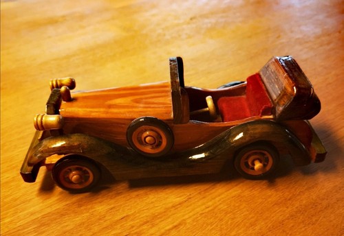 Oldtimer aus holz - aus,