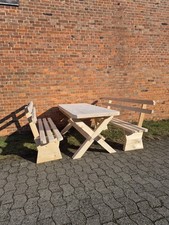 Massive Garten-Sitzgruppe aus