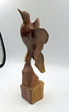 Handgeschnitzte Vogelfigur aus