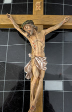 Älteres Kruzifix aus Holz