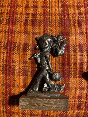 Figur mädchen mit wanderstock - figur,
