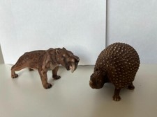 Schleich Urzeit Tiere 16520 Säbelzahntiger & 16522 Glyptodon