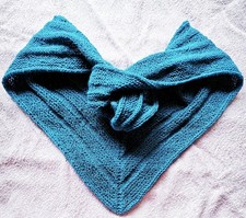 DREIECKSTUCH / WARM - FLACHES HANDGESTRICKTES SCHALTUCH, UMSCHLAG TUCH, UNIKAT 