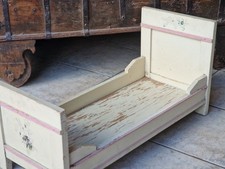 großes alte Jugendstil Bett Puppenbett super auch als Katzenbett 67 cm lang