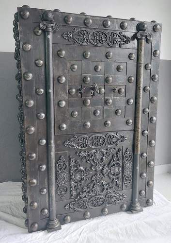 Großer antiker tresor - antiker,