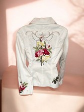 Traumhaft bestickter Damen