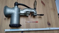 Antiker  Fleischwolf  Gusseisen Handkurbel 50er Jahre Schwere Ausführung 5,2 Kg 