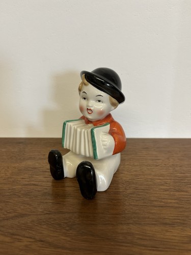 Alte figur junge - junge, mit