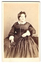 Fotografie H. Reuter, Braunschweig, Südliche Wilhelmstraße 88, Porträt einer Da 