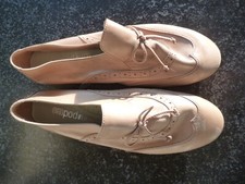 Empodium Slipper Beige mit Gummizug und Bändel Gr. 40