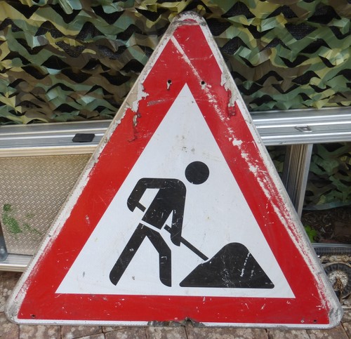 Altes verkehrsschild dreieck - altes,