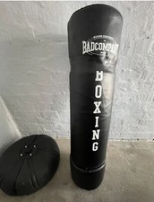 Freistehender boxsack mit - freistehender,