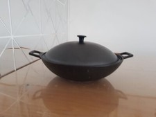 wok pfanne mit deckel aus Gusseisen