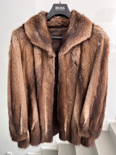 Wertvolle pelzjacke aus bisam - aus,