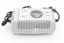 Nitro Motors Ladegerät