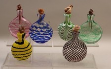 6 x Snuffbottle Glas Einschmelzungen teilweise Schliff verschiedene Farben - S22