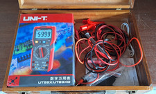 UNI-T UT89X Multimeter Temperatur Kapazität Widerstand True RMS plus Gehäuse.