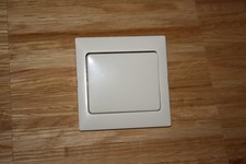 Gira Standard alt (70 x 70 mm) cremeweiß Wippe