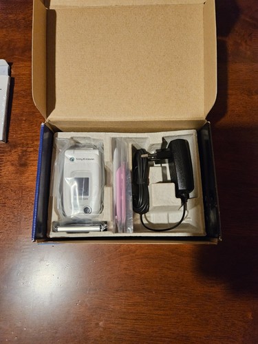 Sony ericsson z520i - sony,