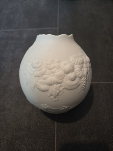 Kaiser vase design - ak,