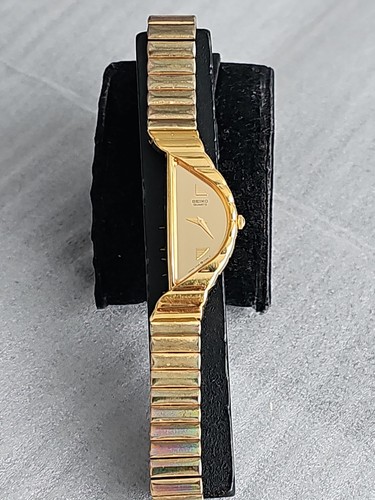 Seiko half moon 1f20 - seiko,