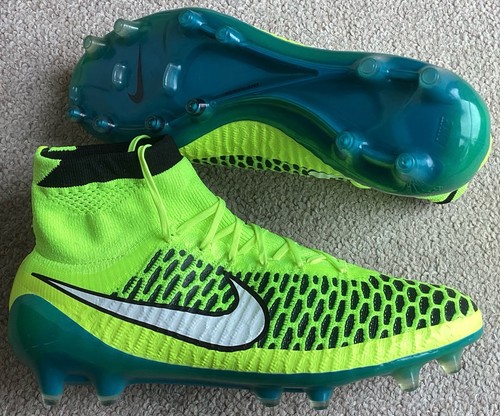 Neu nike magista - neu,