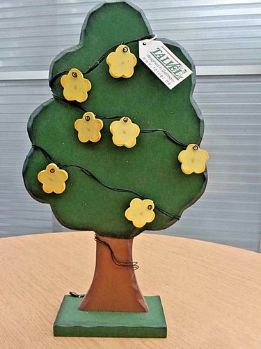 Dekorativer holzbaum mit - dekorativer,