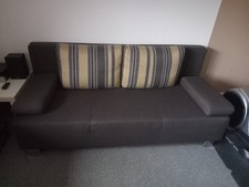 Schlafcouch Bettsofa Schlafsofa mit Bettkasten mit Rückenkissen  (2 Sitzer)