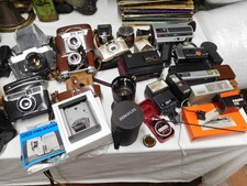 Konvolut analoge   Kameras  und Zubehör . Yashica, Agfa, Revue, Pocket,Agfamatic