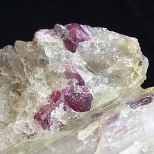 roter Turmalin Rubellit Red Turmaline  Elbait aus Finnland 