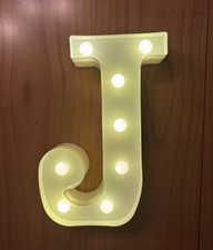LED Leuchte weißer Buchstabe „J“ Batteriebetrieben Deko/Hochzeit 3D Lampe