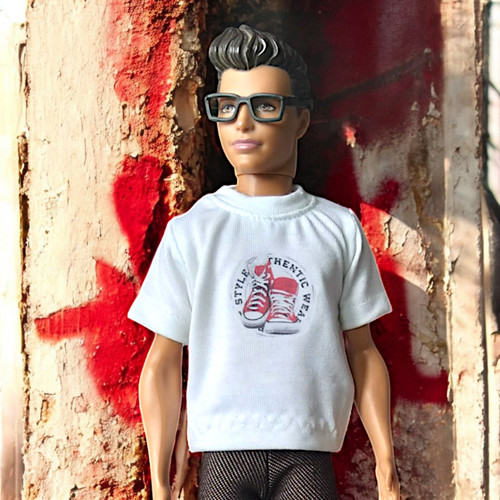 Weißes ken shirt mit - ken, t-shirt