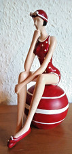 Pinup Badefrau  Deko Figur  Retro 50 er  H 18 cm mit Ball Badenixe Weiß Rot