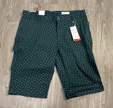 Q/S by s Oliver John Chino