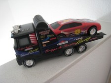 NYLINT Blechspielzeug Abschleppwagen Tow Truck mit Racing Car 1:30 Motor u. Hupe