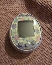 Tamagotchi Meets Pastell Mit