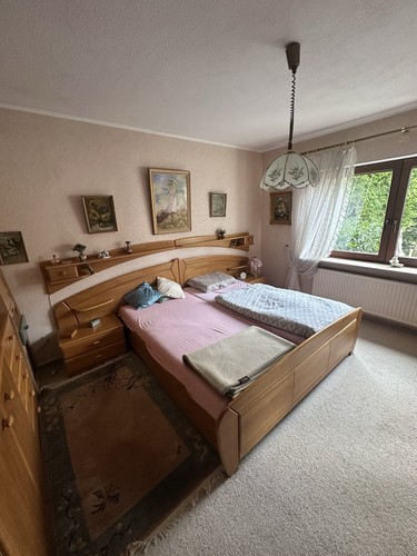 Schafzimmer bett und schränke - und,