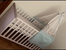 Gitterbettset Julius Zöllner Bärenland, Weiß und Türkis. Mit Himmelstange